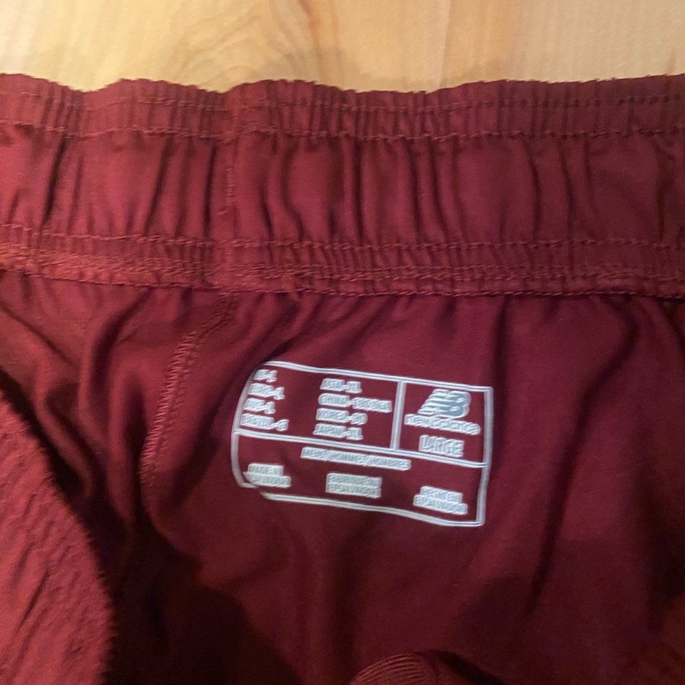 New Balance Men's Maroon Athletic Shorts Large - Picture 4 of 4